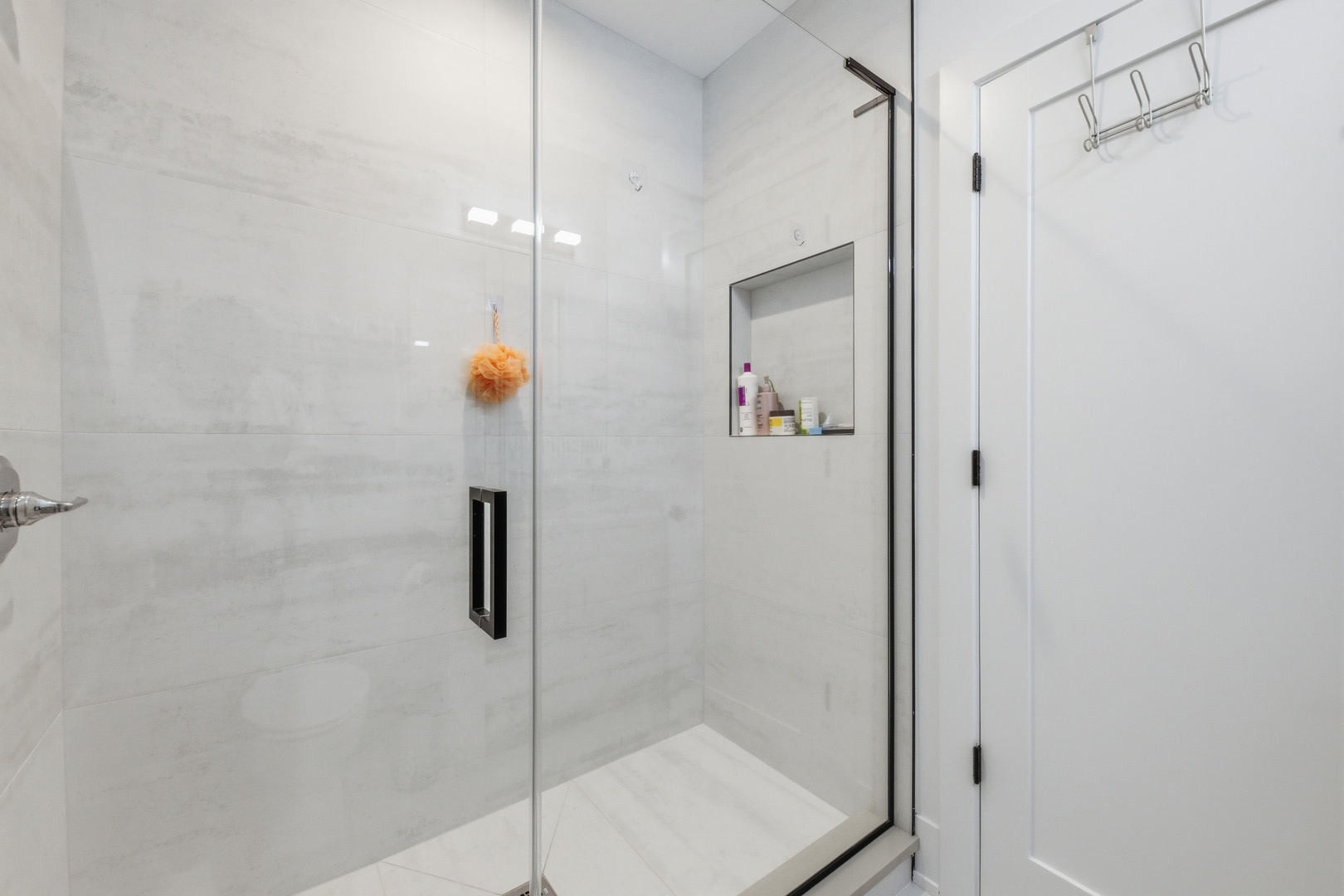 2038 N Bingham Street Unit: 1E