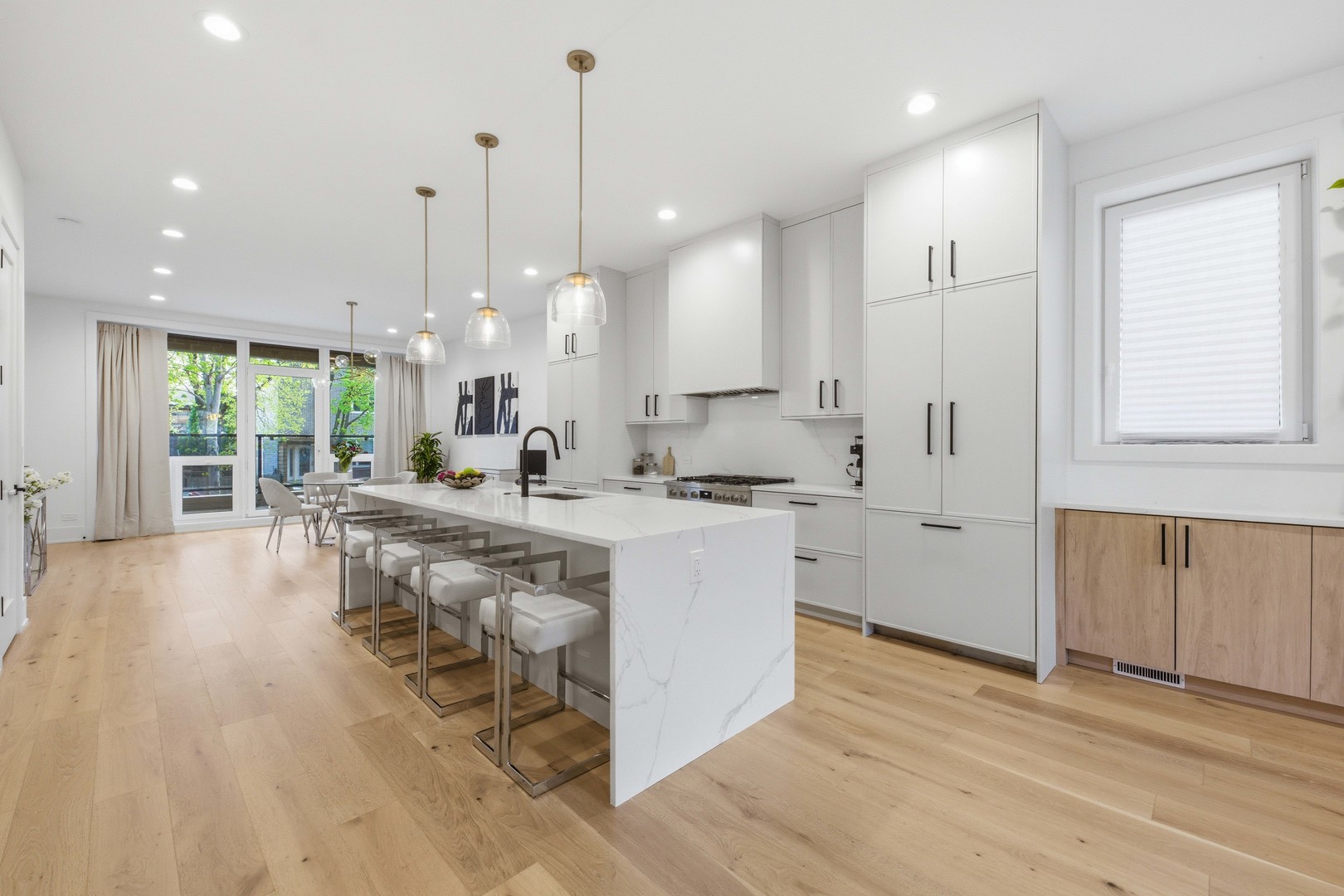 2038 N Bingham Street Unit: 1E