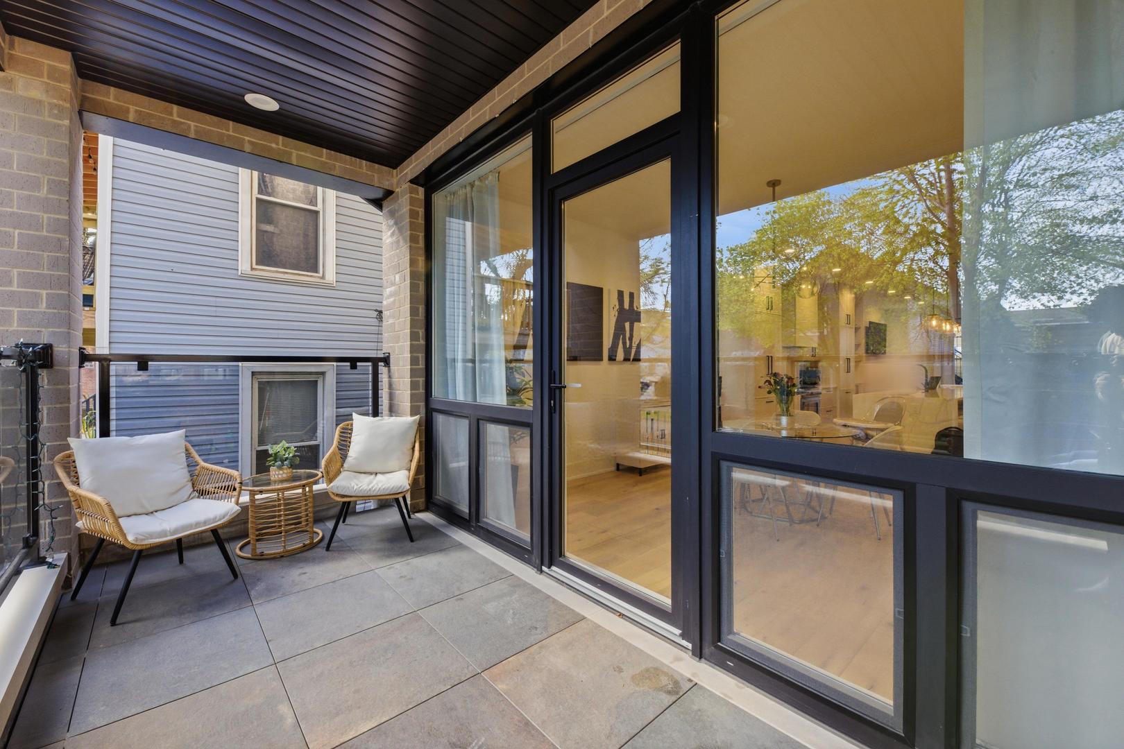 2038 N Bingham Street Unit: 1E