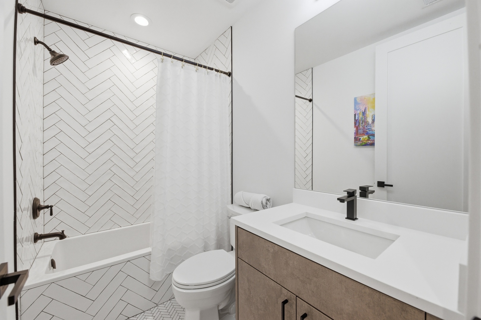 2038 N Bingham Street Unit: 1E