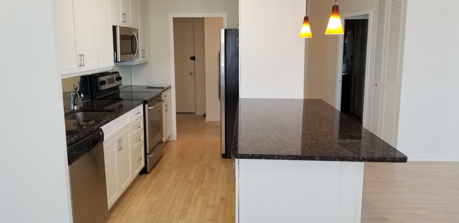 4250 N MARINE Drive Unit: 1515