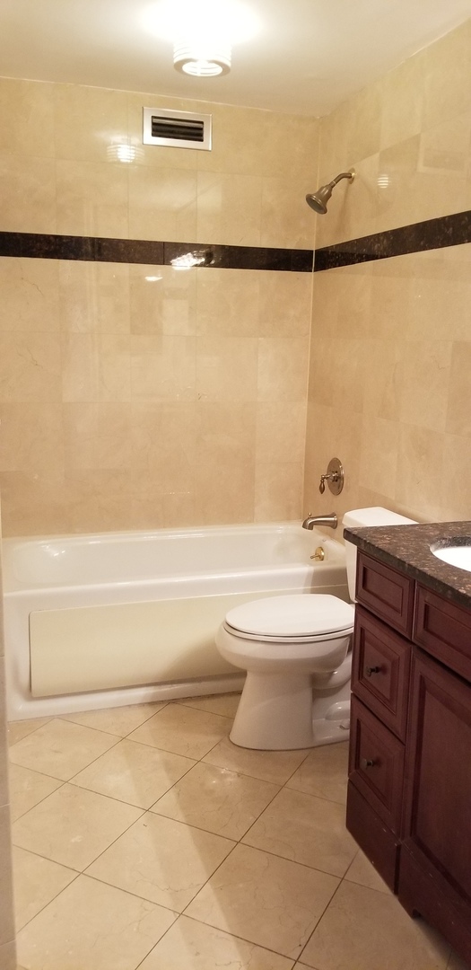 4250 N MARINE Drive Unit: 1515