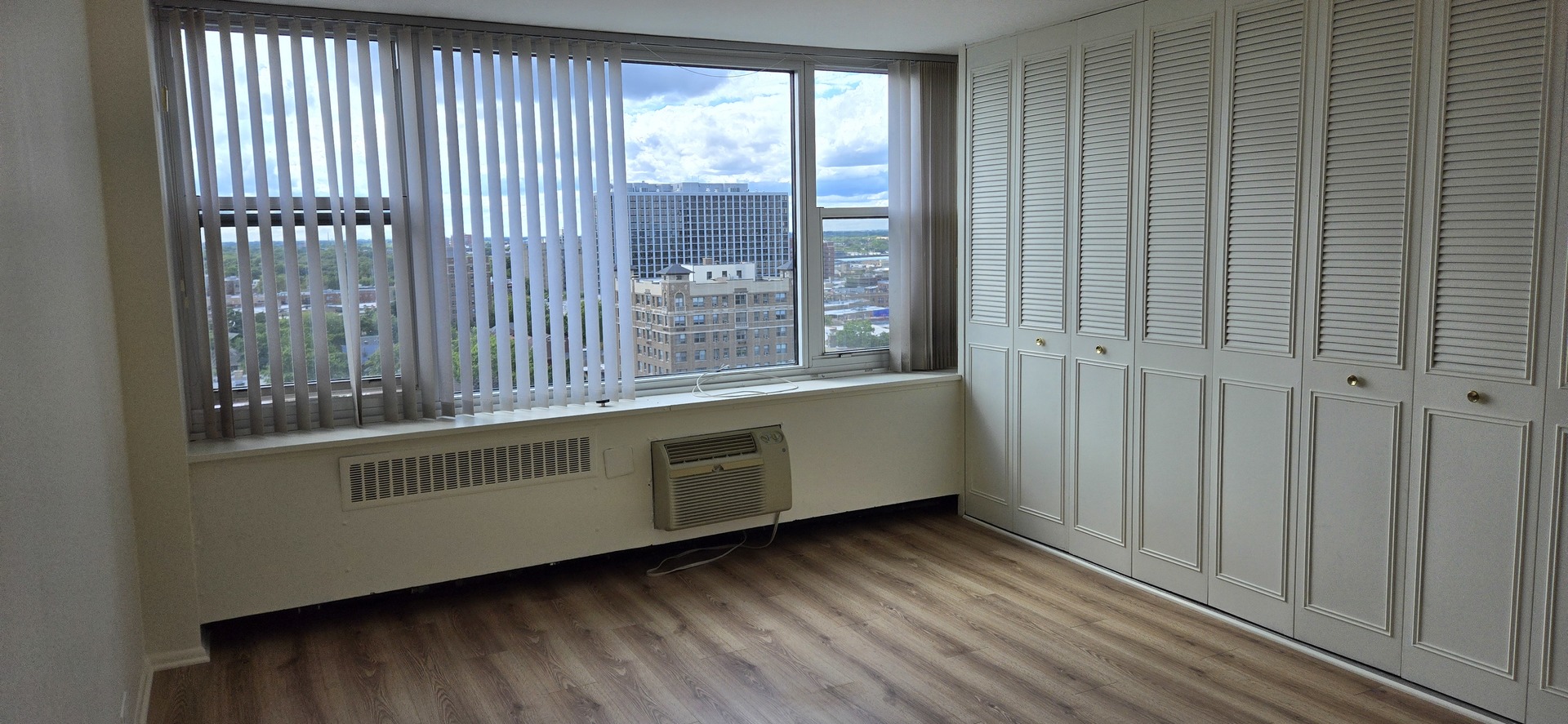 4250 N MARINE Drive Unit: 1515