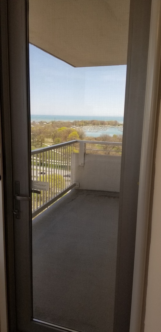 4250 N MARINE Drive Unit: 1515