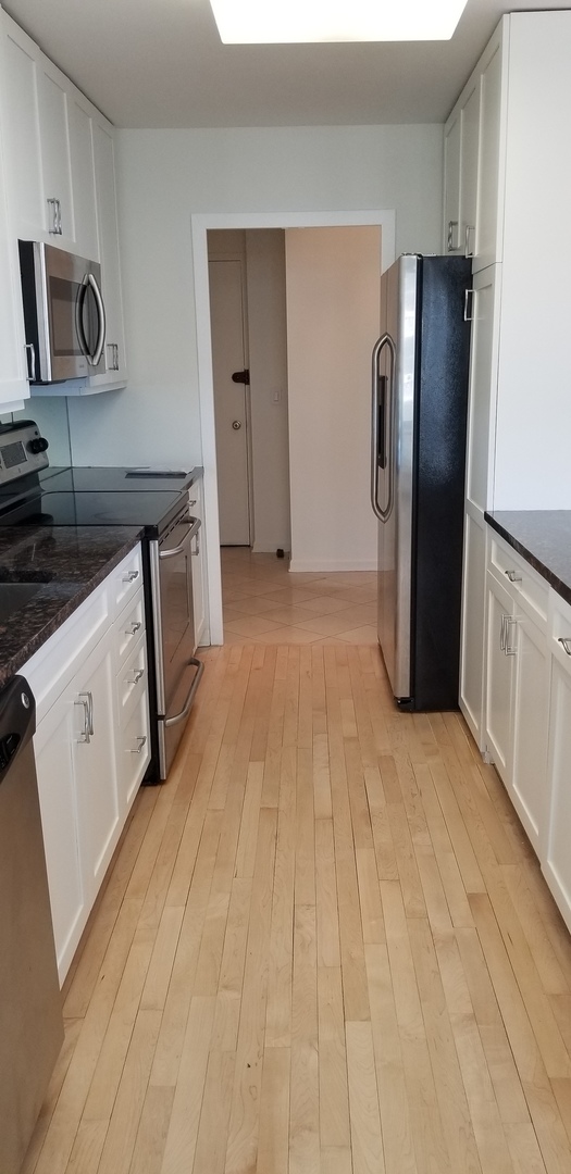4250 N MARINE Drive Unit: 1515