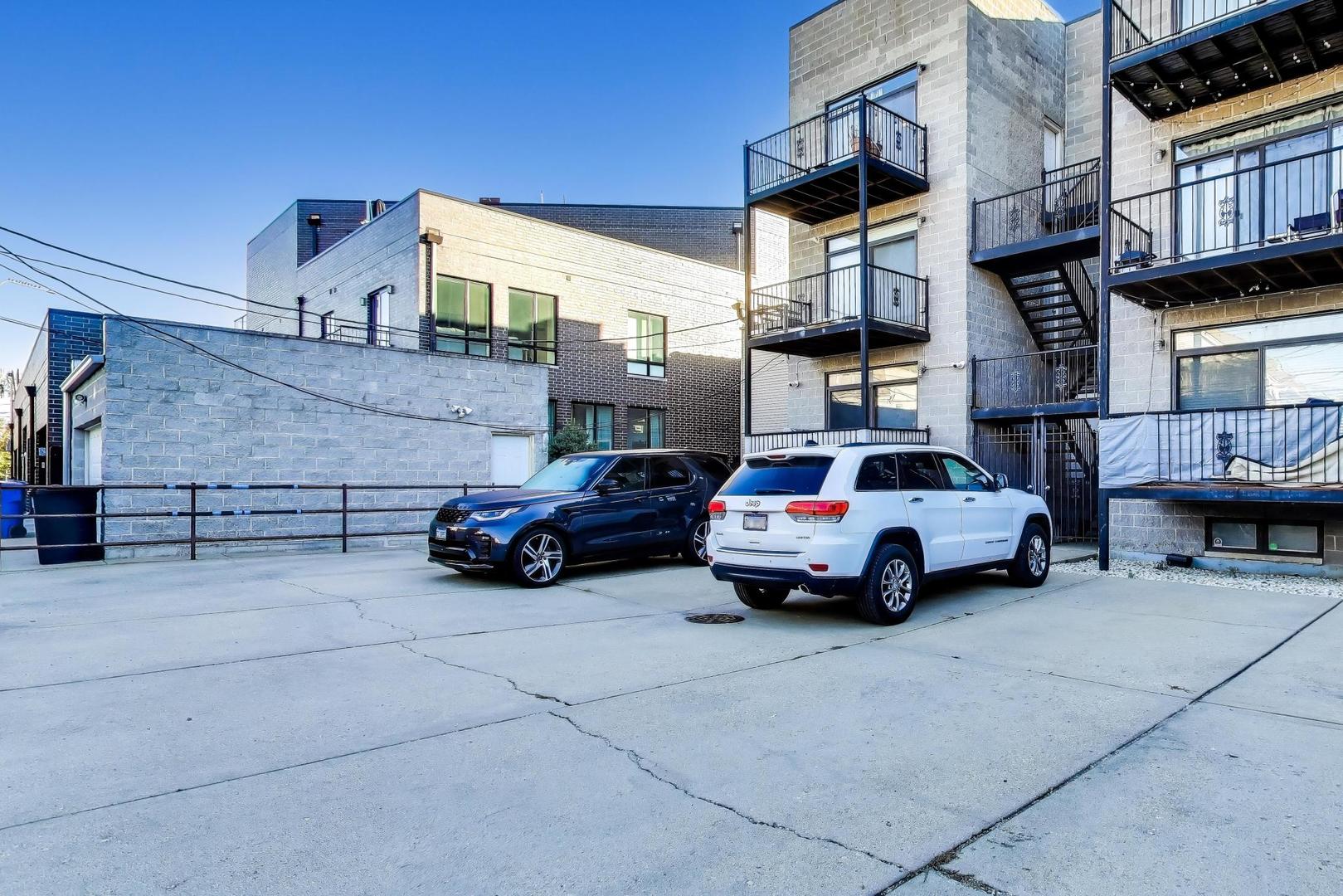 2022 N Wood Street Unit: 3N