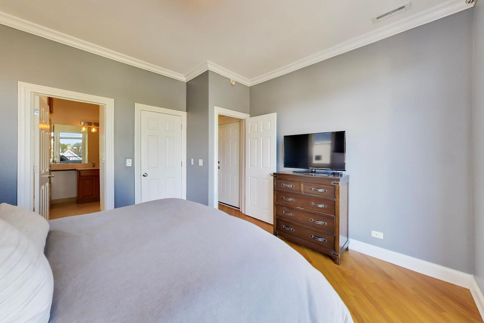2022 N Wood Street Unit: 3N