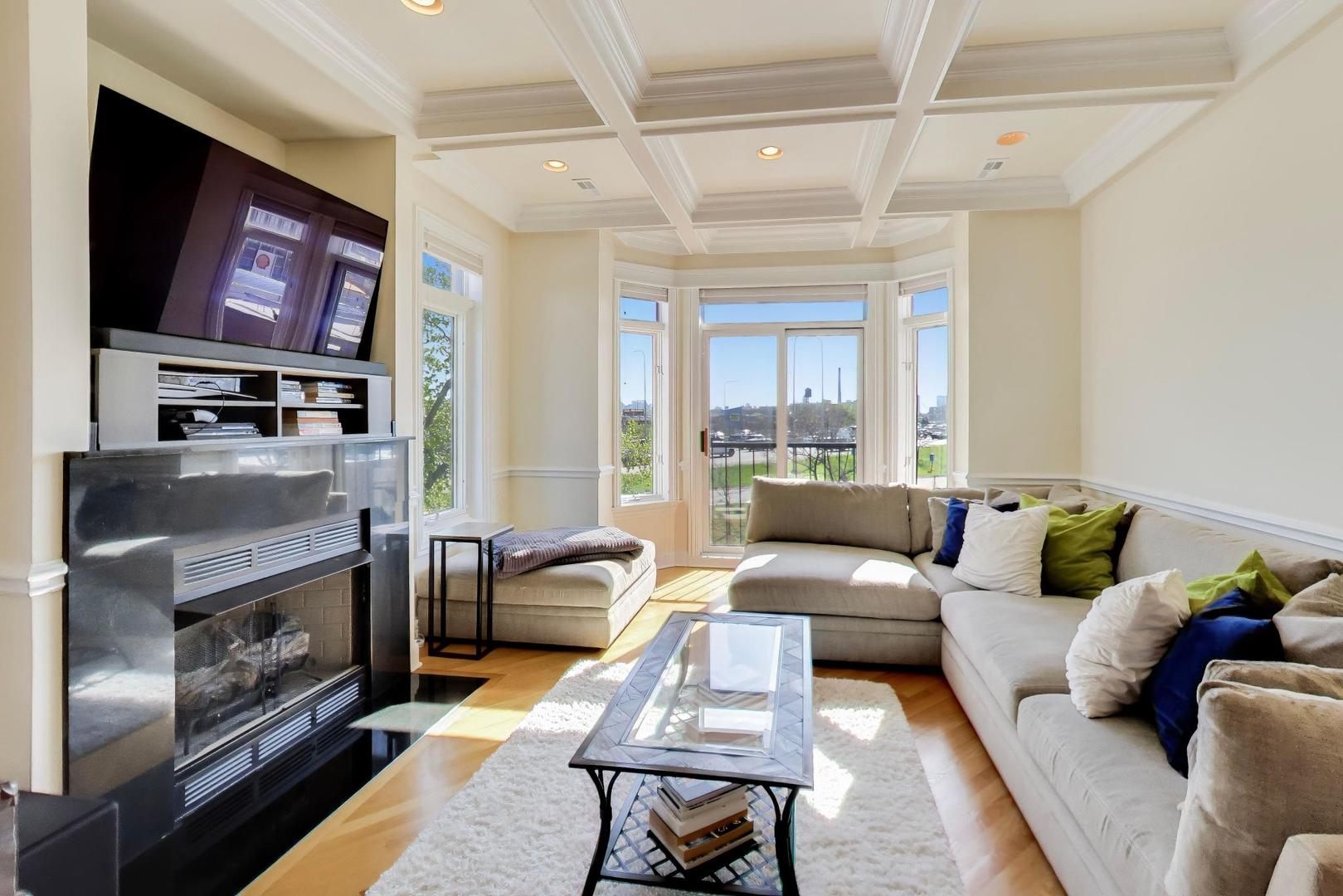 2022 N Wood Street Unit: 3N