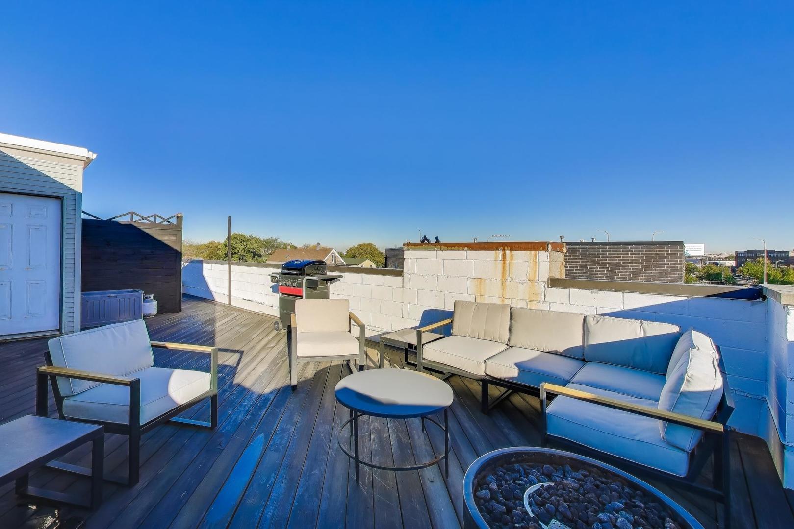 2022 N Wood Street Unit: 3N