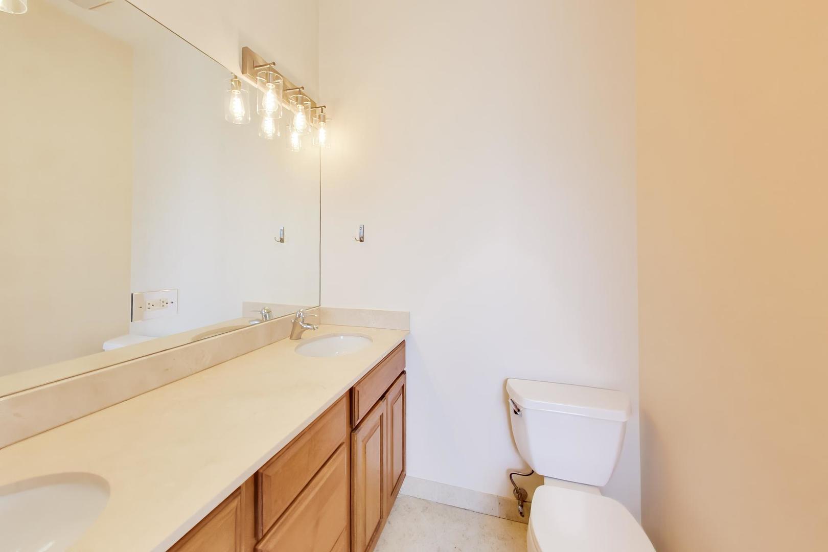 2022 N Wood Street Unit: 3N