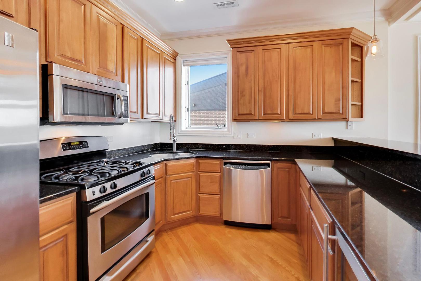 2022 N Wood Street Unit: 3N