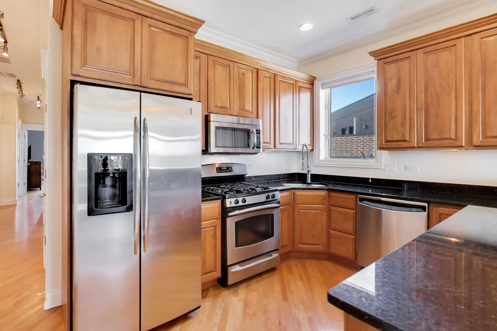 2022 N Wood Street Unit: 3N
