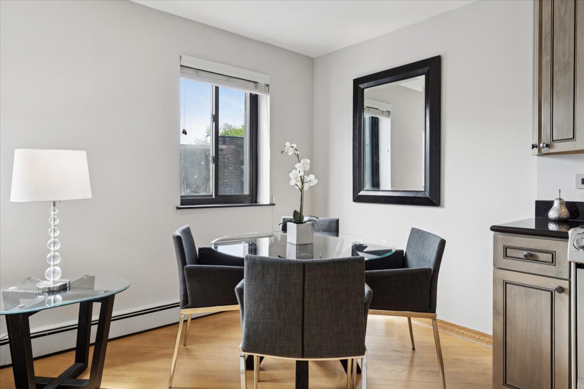 607 W WRIGHTWOOD Avenue Unit: 415