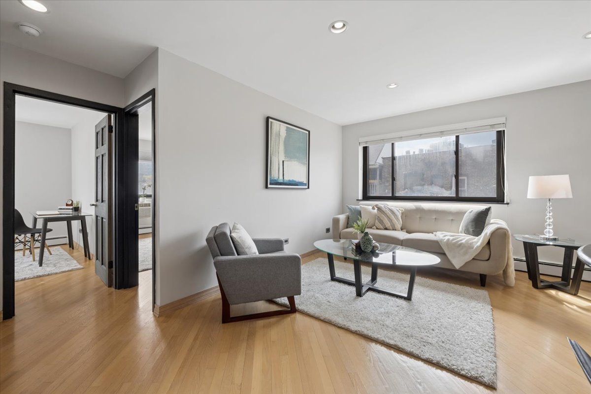 607 W WRIGHTWOOD Avenue Unit: 415