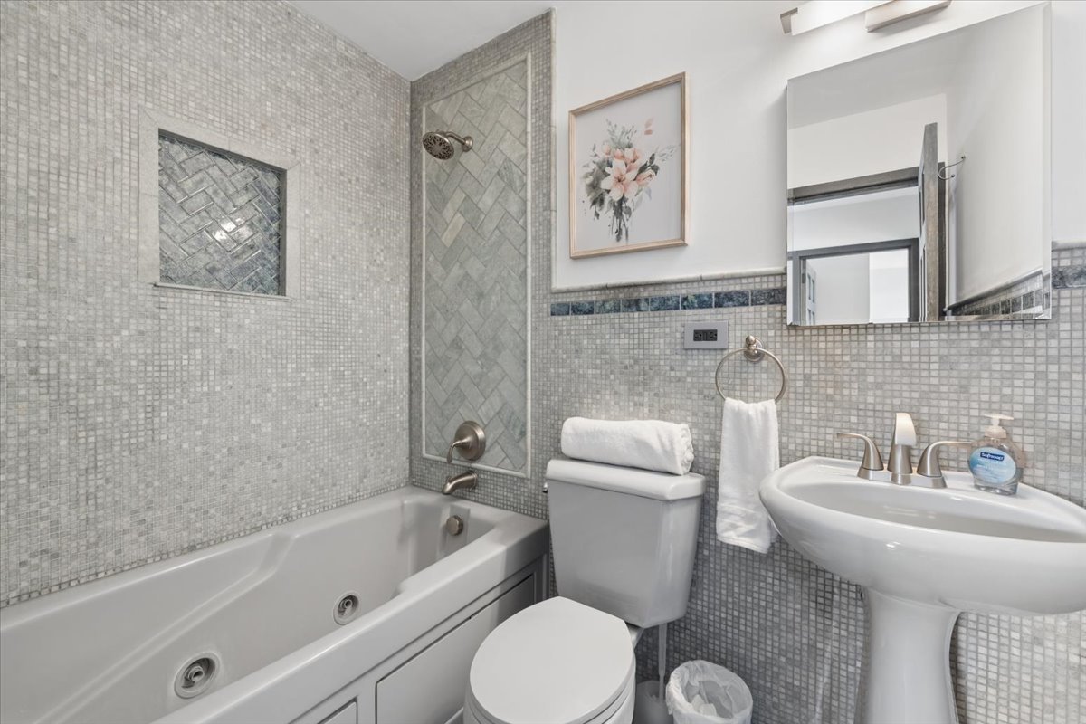 607 W WRIGHTWOOD Avenue Unit: 415