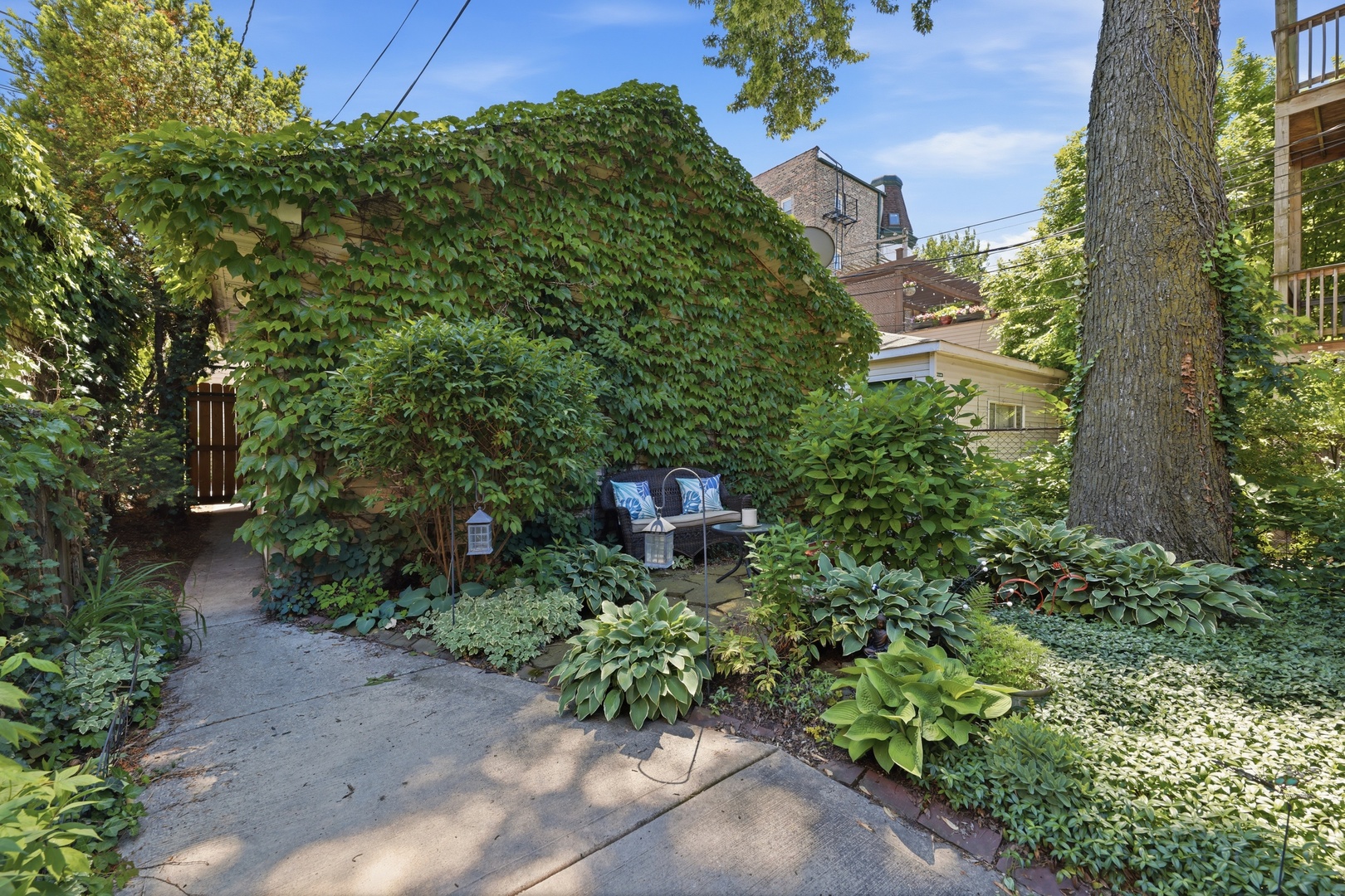 1429 W Huron Street