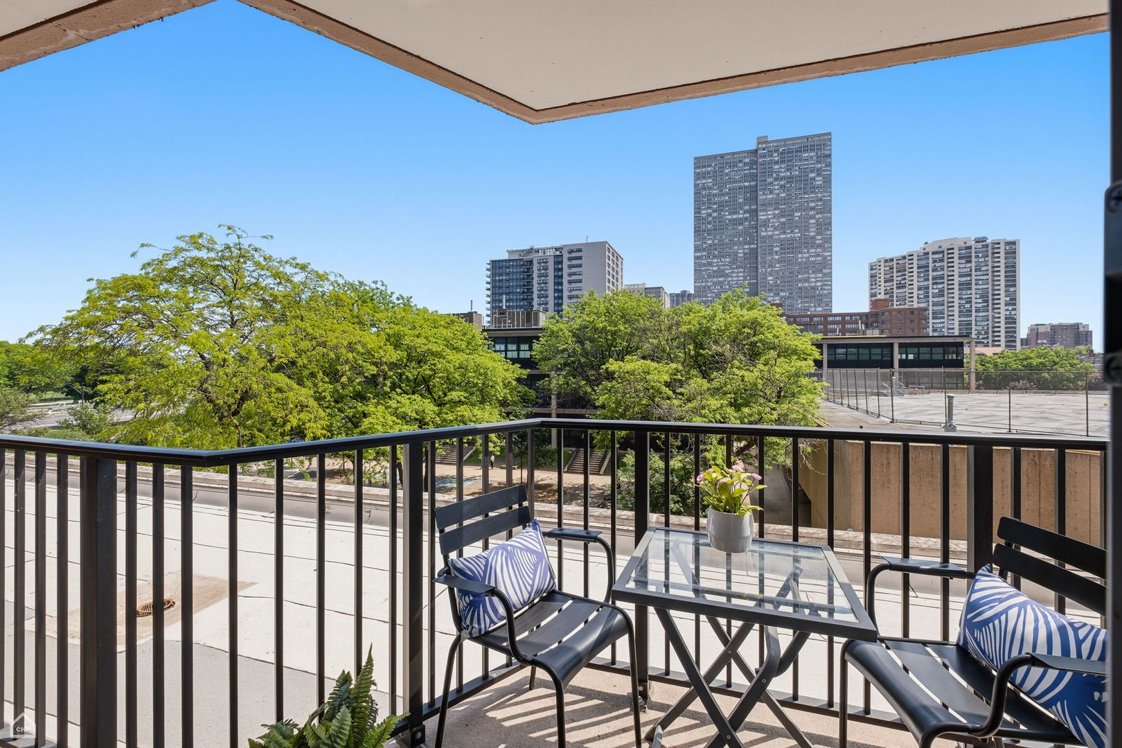 4170 N Marine Drive Unit: 4G