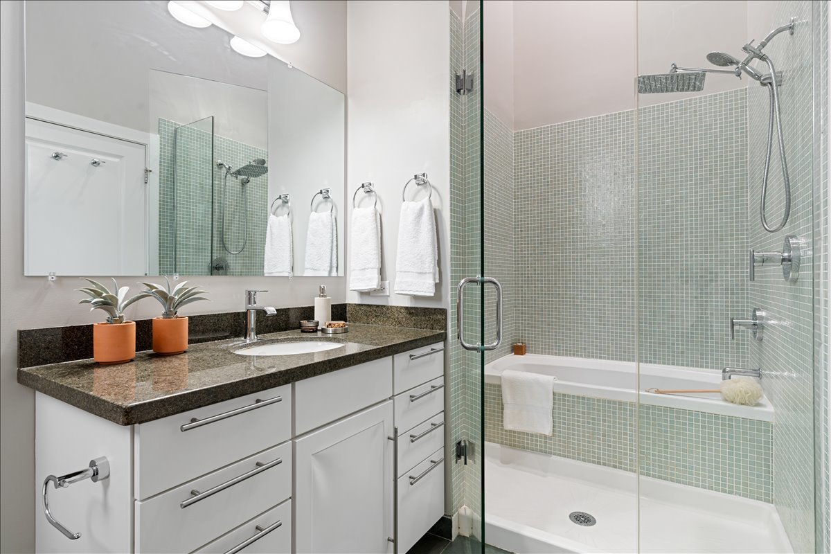 2065 N Kedzie Avenue Unit: 327
