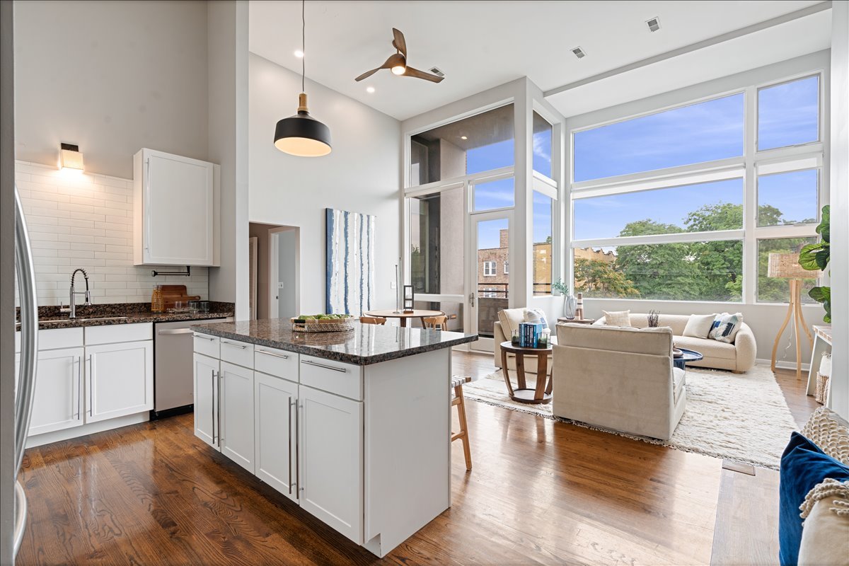 2065 N Kedzie Avenue Unit: 327