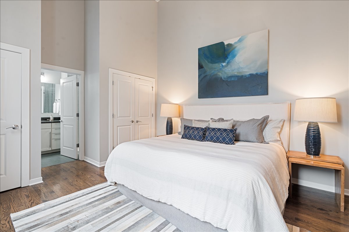2065 N Kedzie Avenue Unit: 327