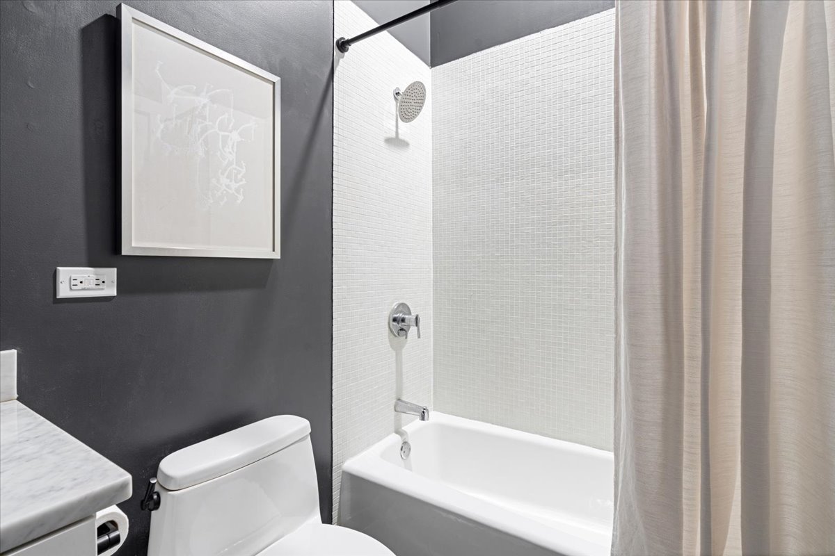 2065 N Kedzie Avenue Unit: 327