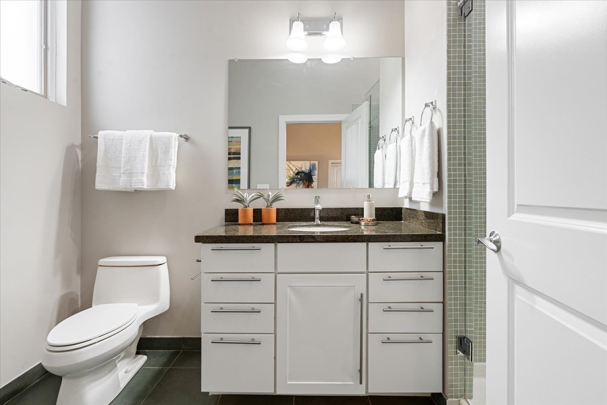 2065 N Kedzie Avenue Unit: 327