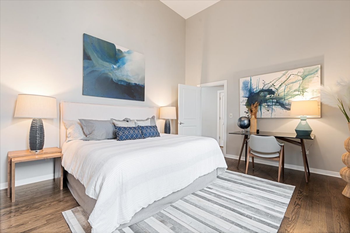 2065 N Kedzie Avenue Unit: 327