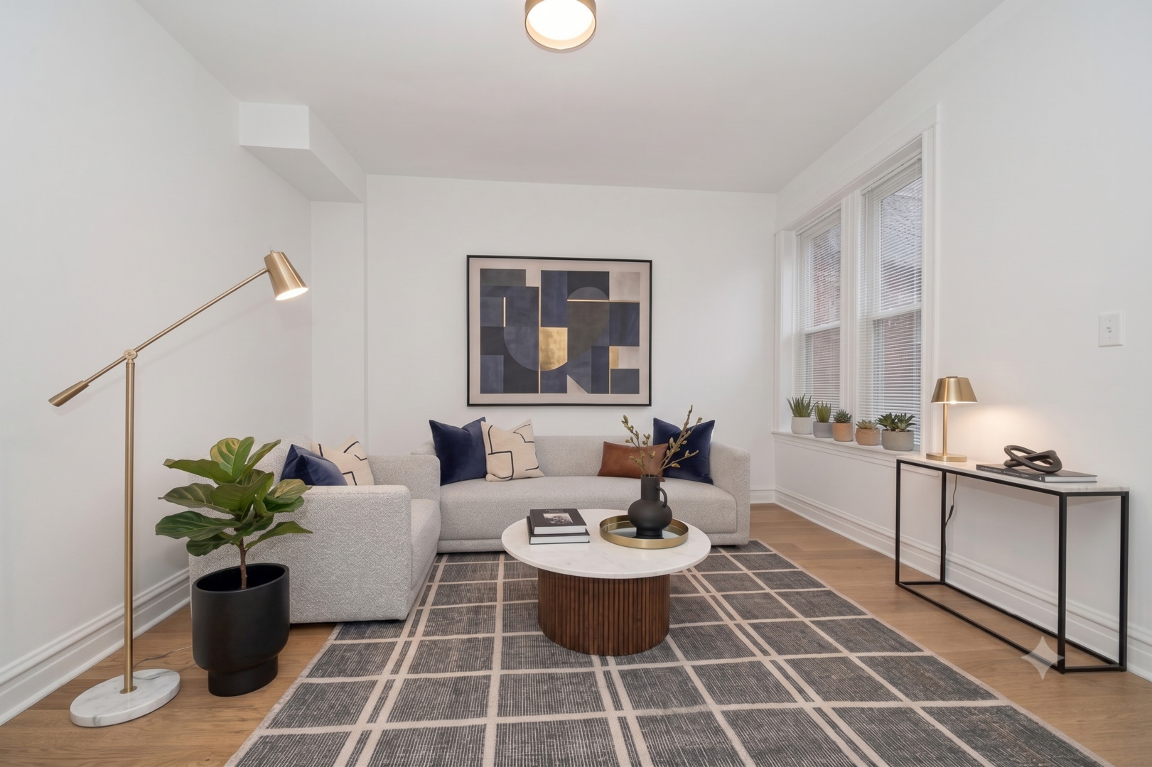 2346 W Thomas Street Unit: 2R