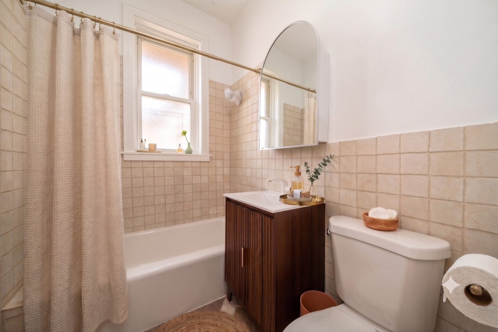 2346 W Thomas Street Unit: 2R