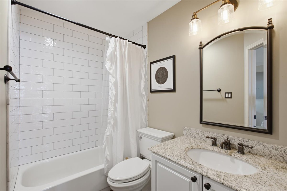 2901 N Wolcott Avenue Unit: D