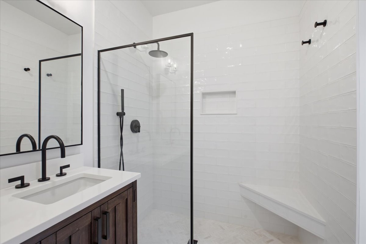 2901 N Wolcott Avenue Unit: D