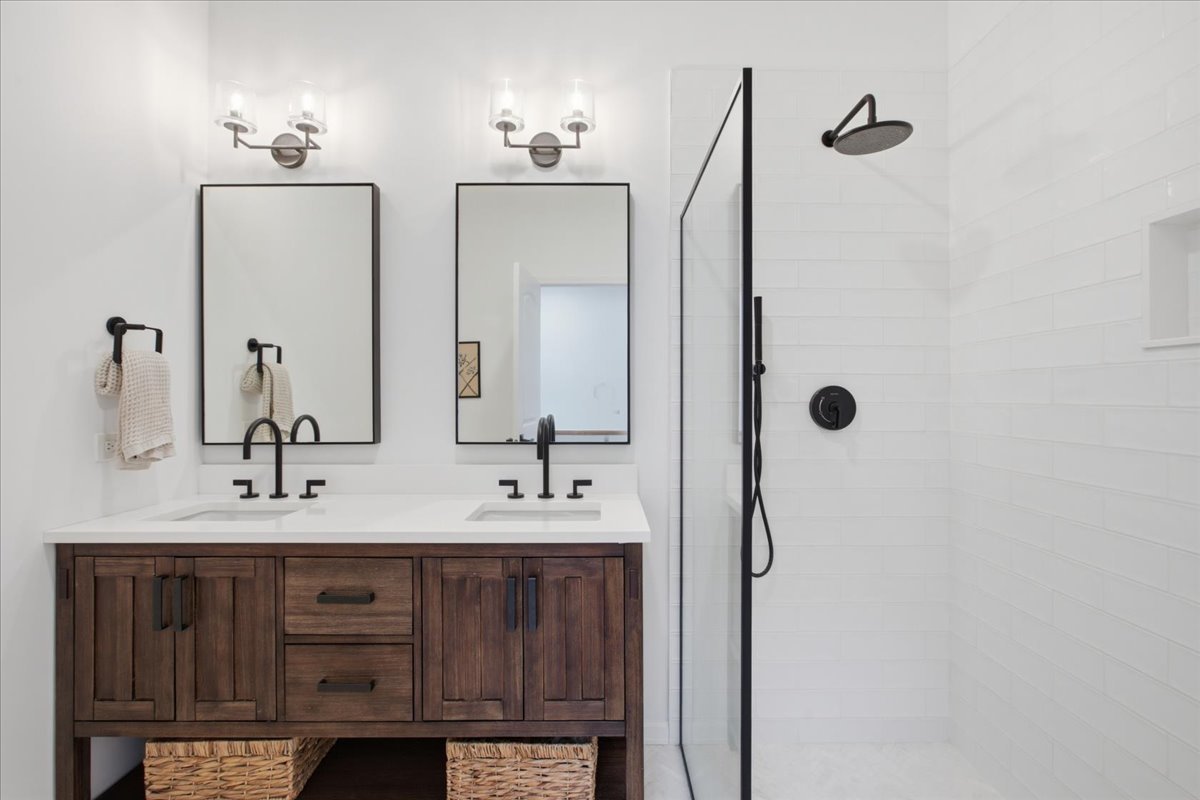 2901 N Wolcott Avenue Unit: D