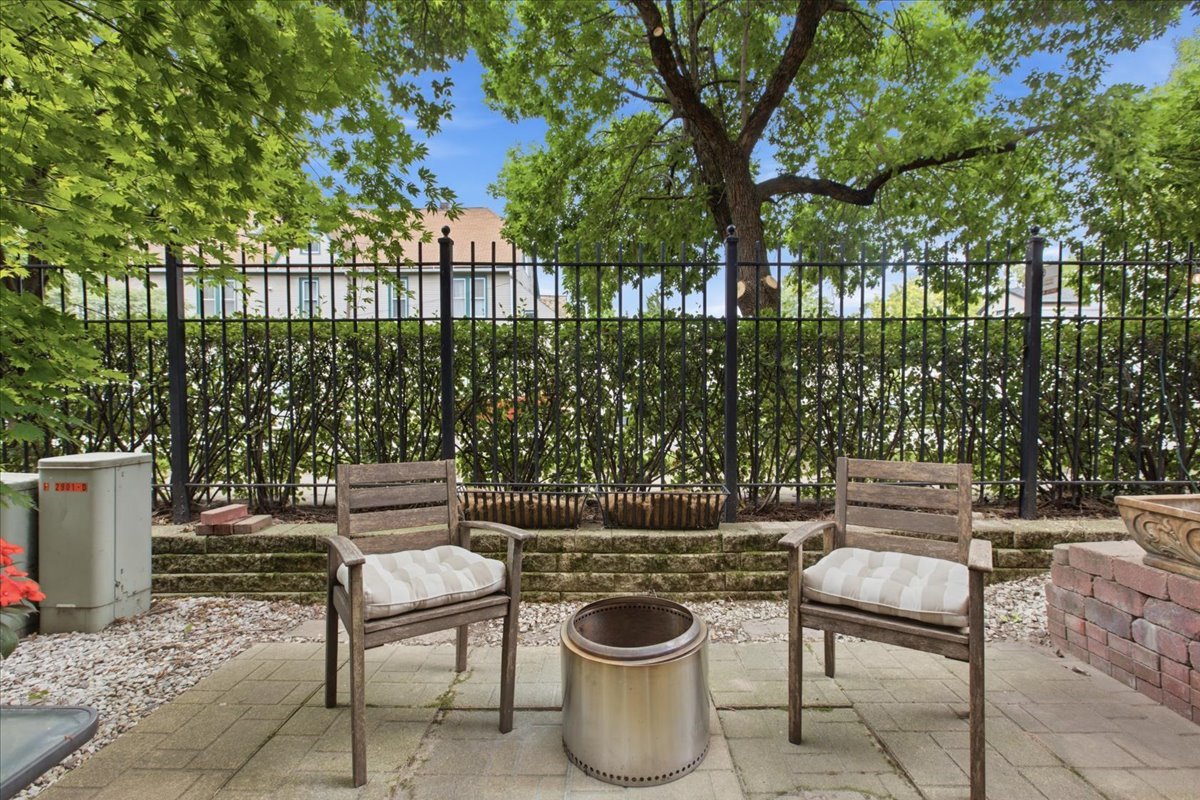 2901 N Wolcott Avenue Unit: D