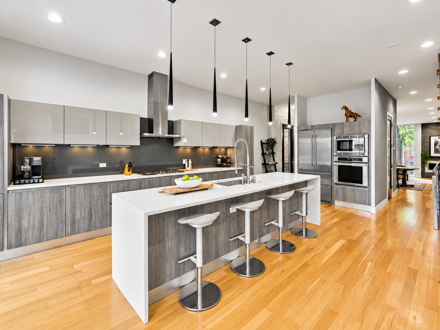 1824 W Superior Street