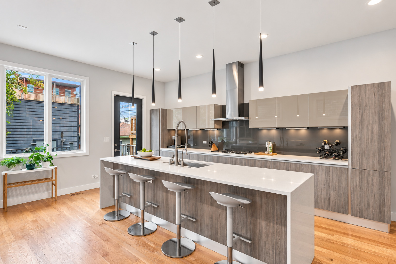 1824 W Superior Street
