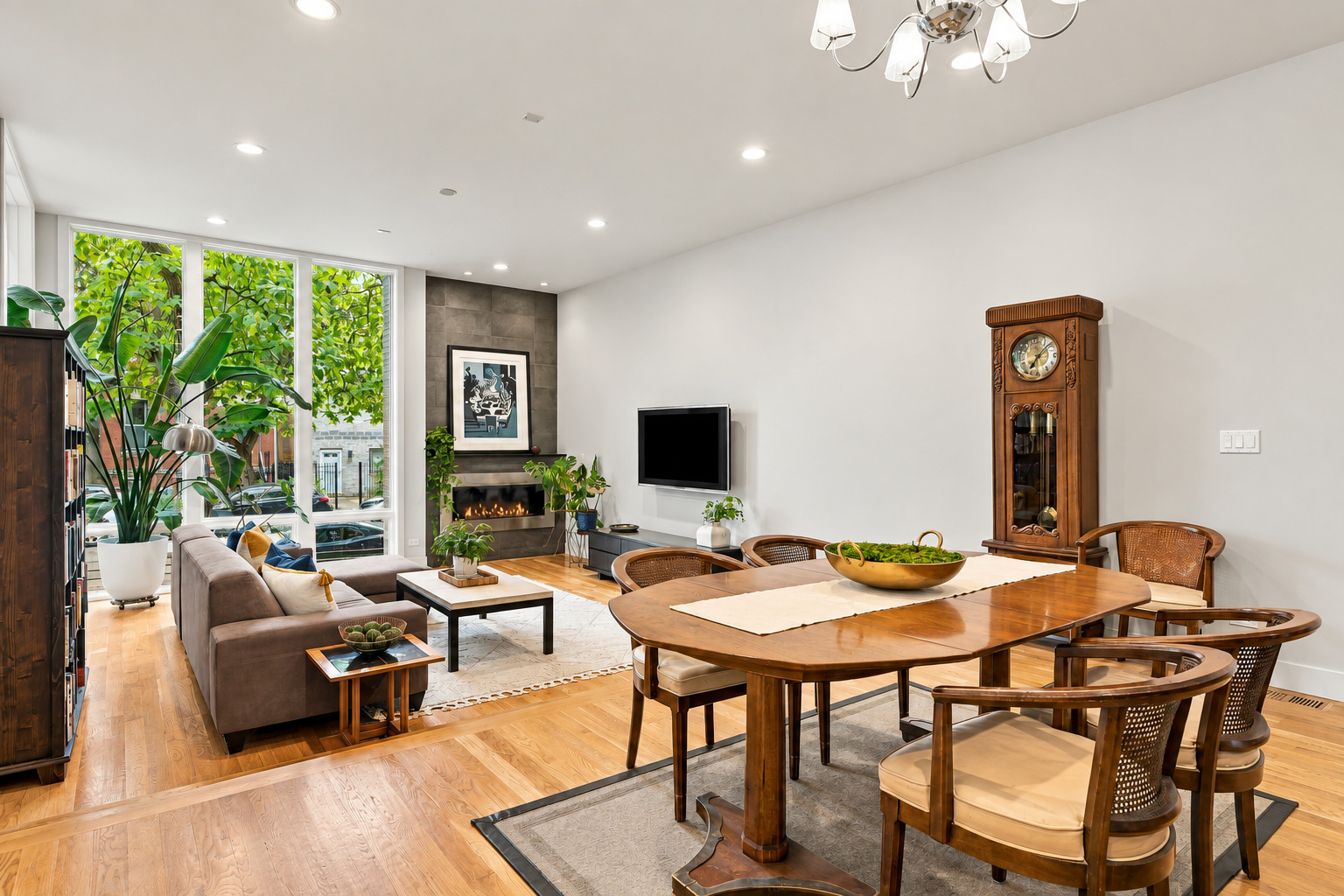 1824 W Superior Street