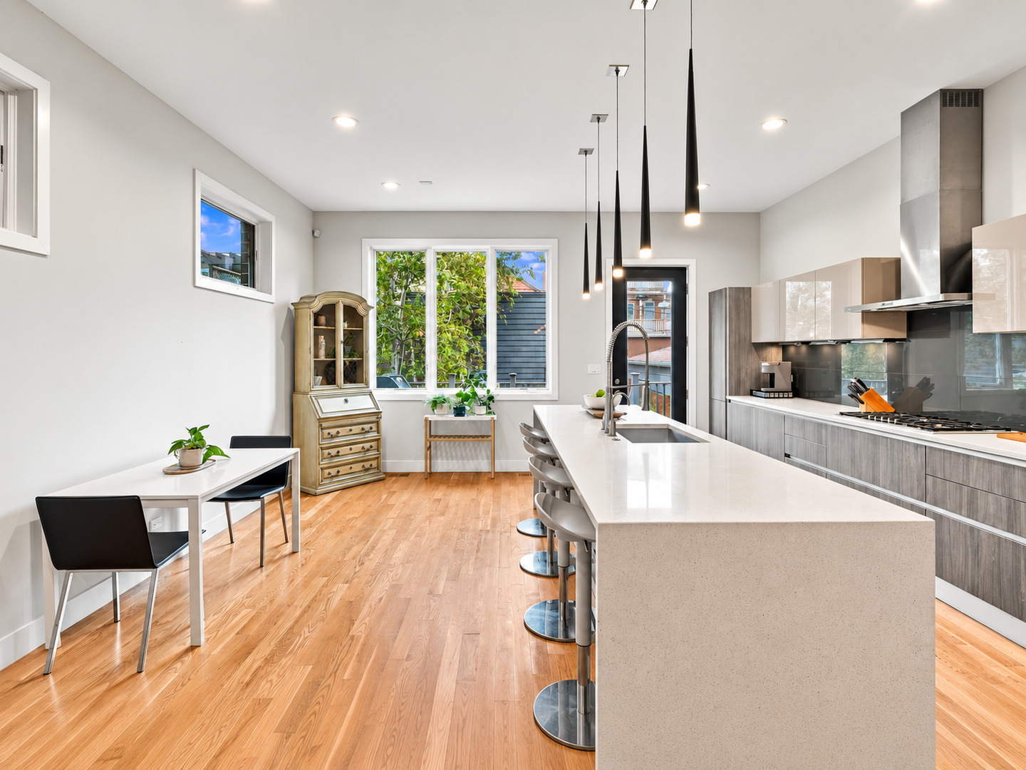 1824 W Superior Street