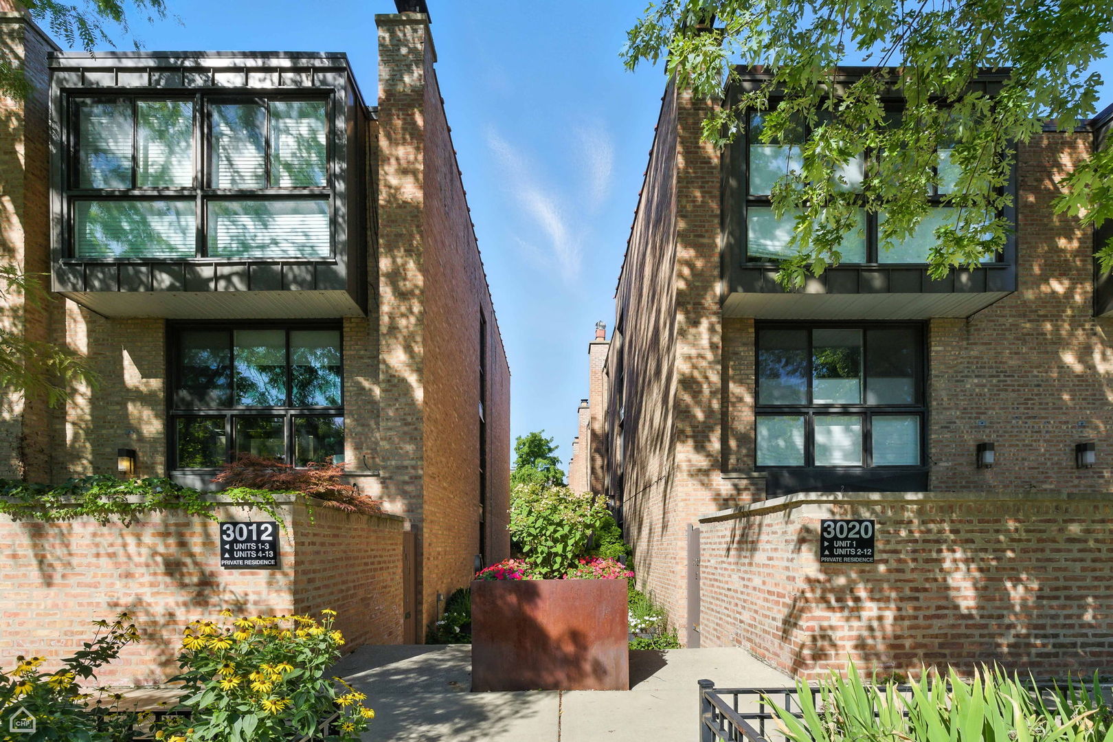 3012 N Waterloo Court Unit: 10
