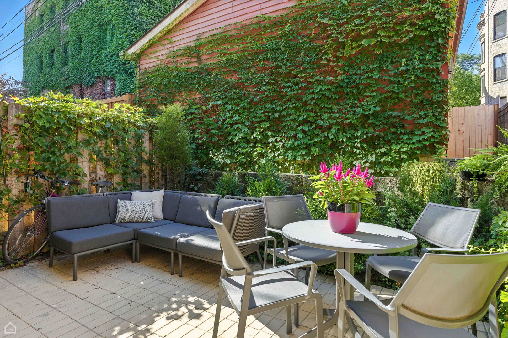 3012 N Waterloo Court Unit: 10
