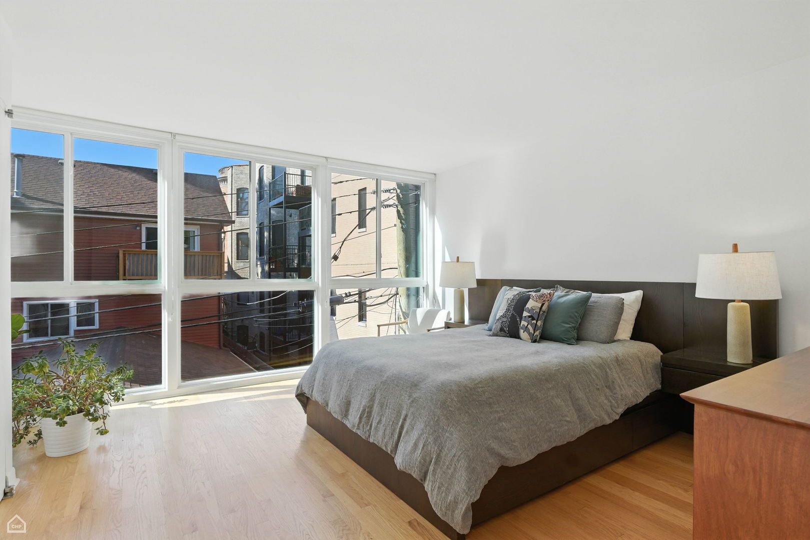 3012 N Waterloo Court Unit: 10