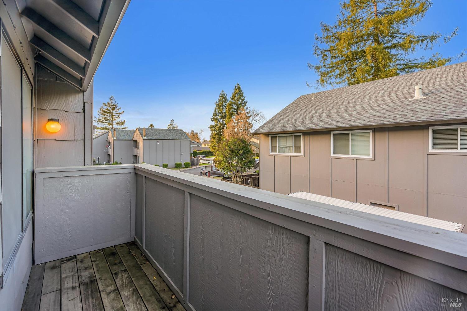 985 Copeland Creek Dr