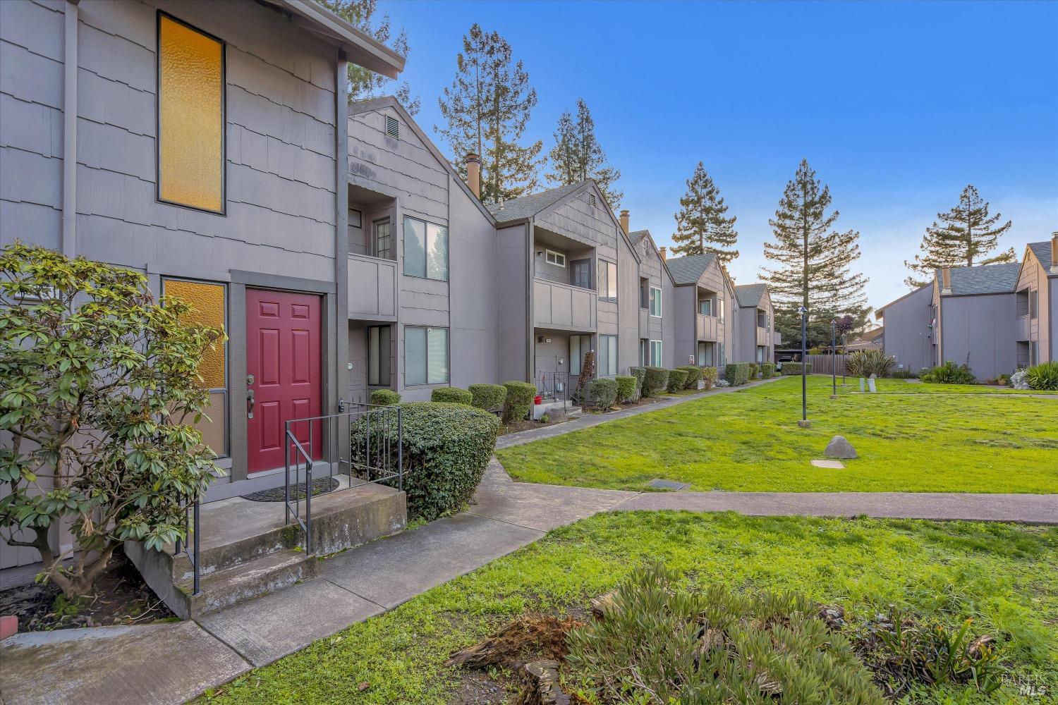 985 Copeland Creek Dr