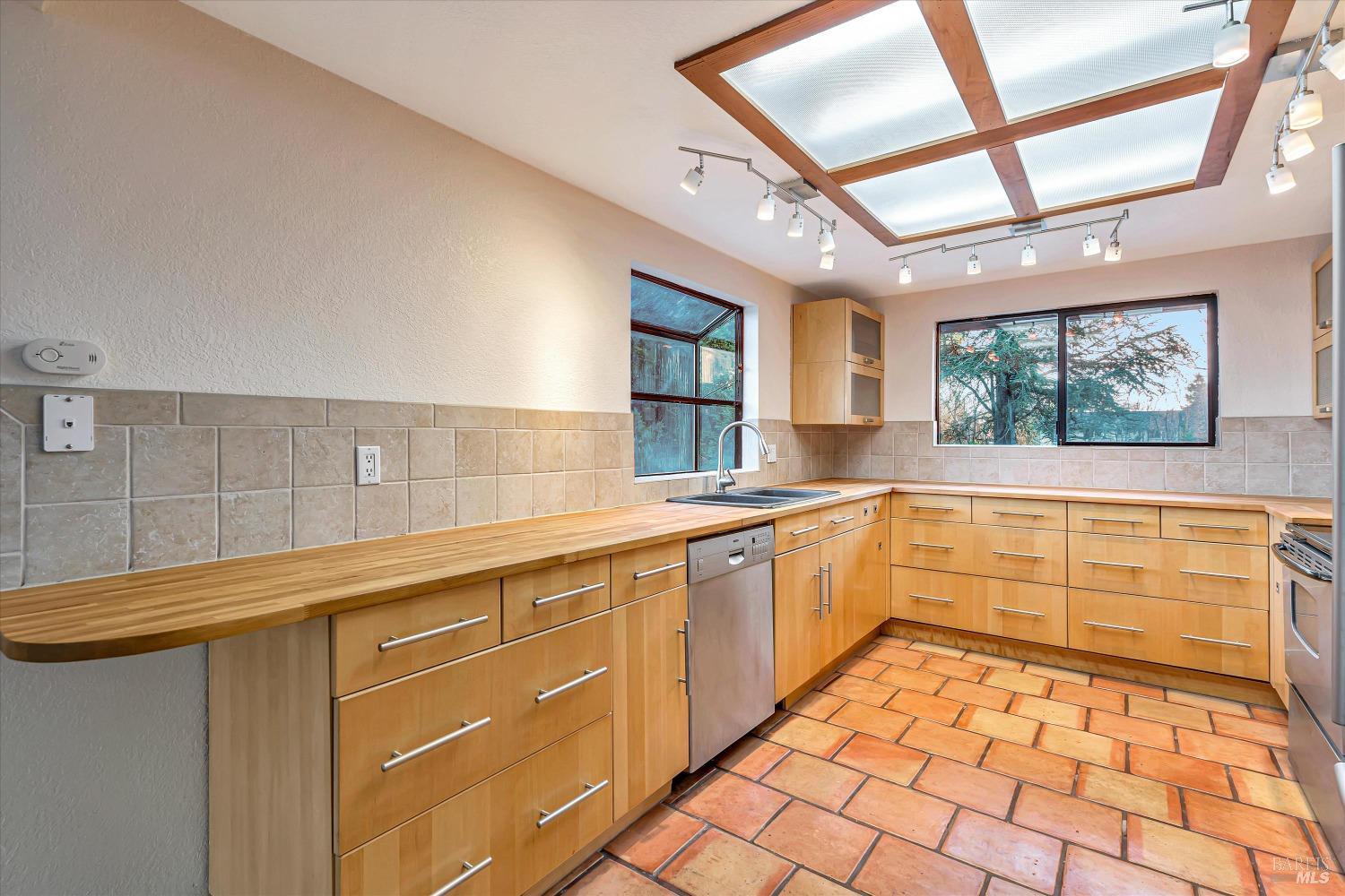 985 Copeland Creek Dr