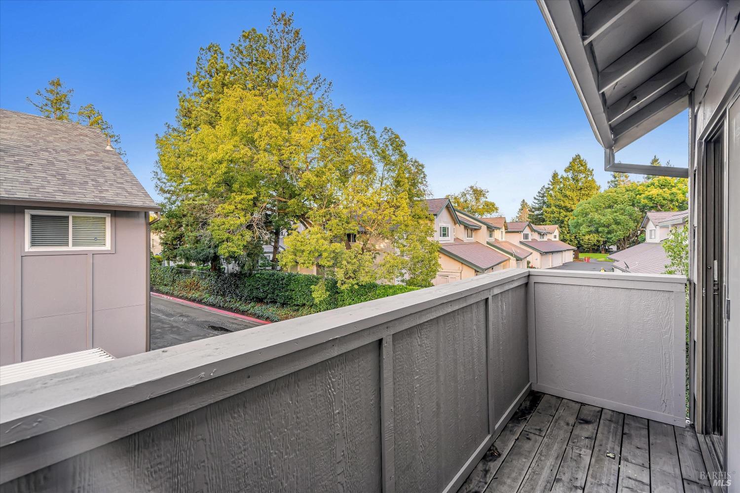 985 Copeland Creek Dr