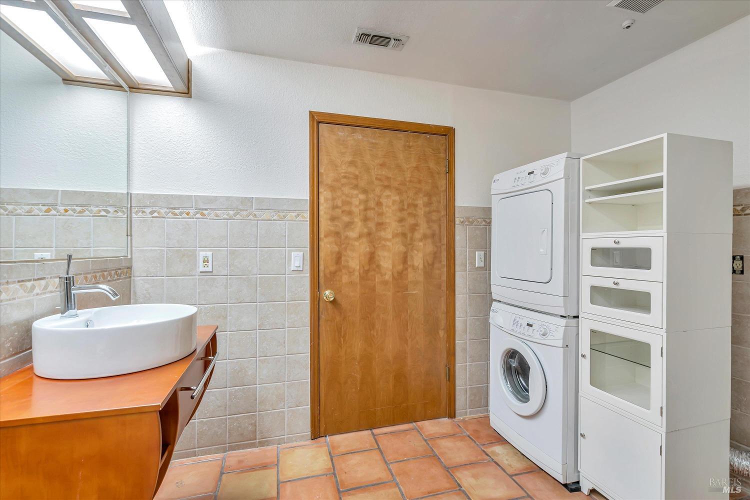 985 Copeland Creek Dr