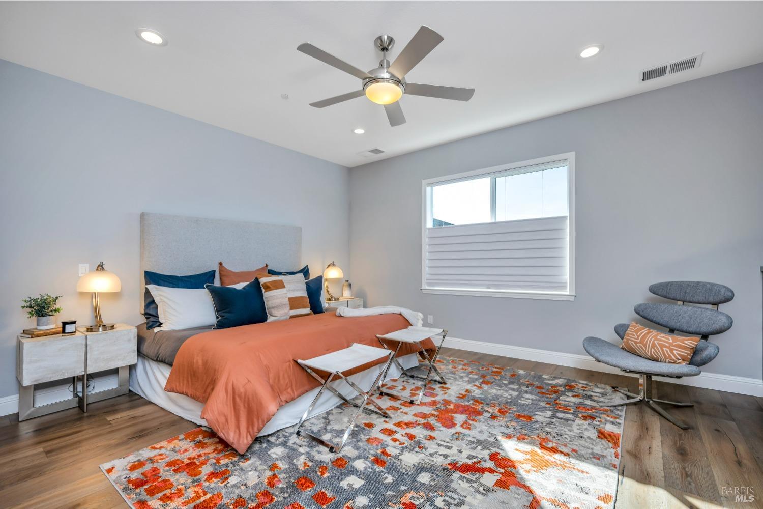 1806 Bella Vista Way