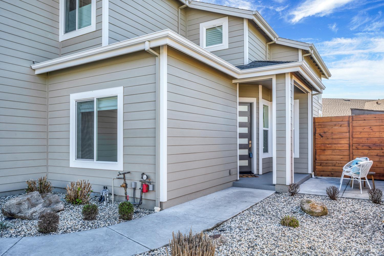 1806 Bella Vista Way