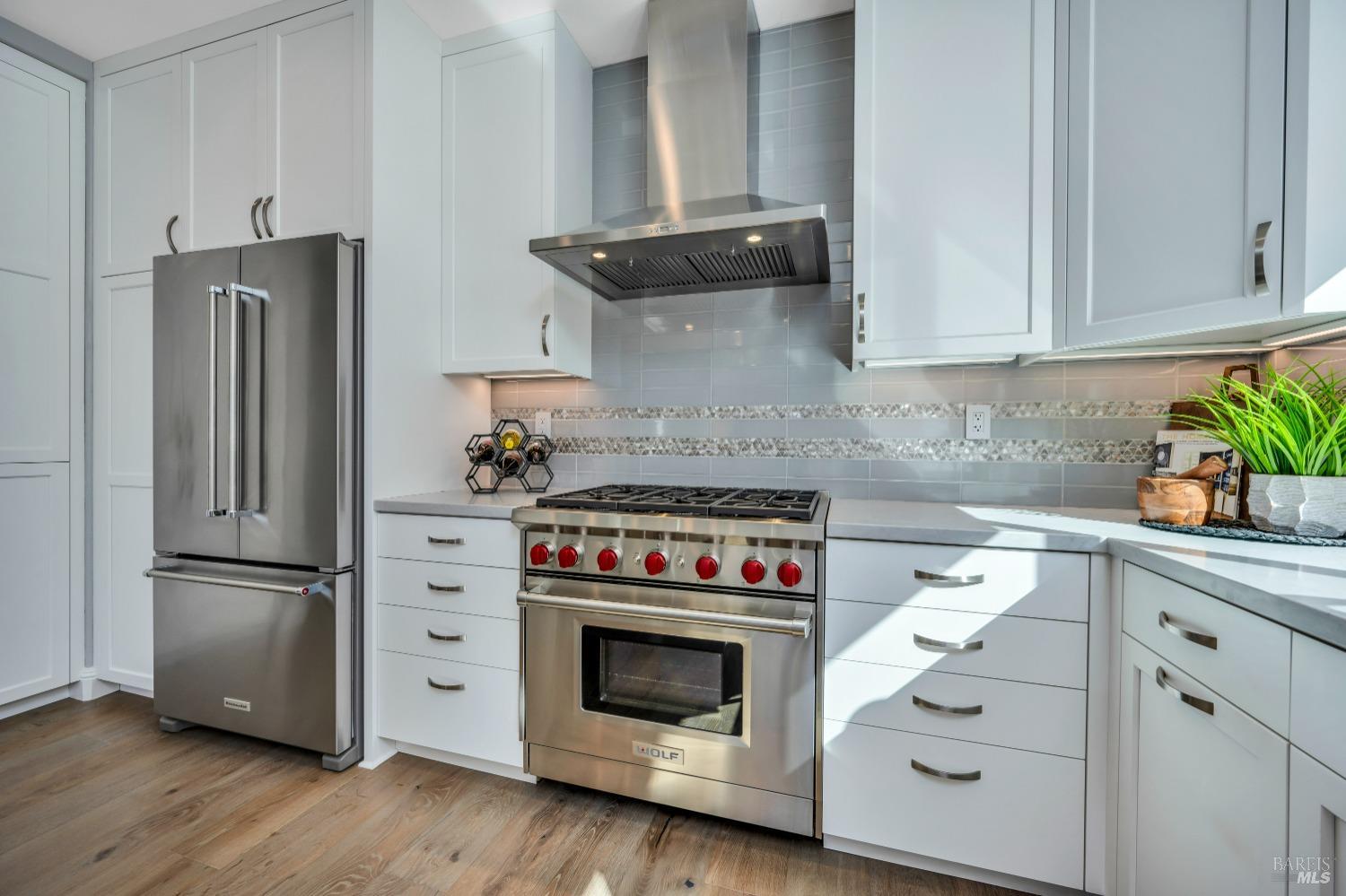 1806 Bella Vista Way