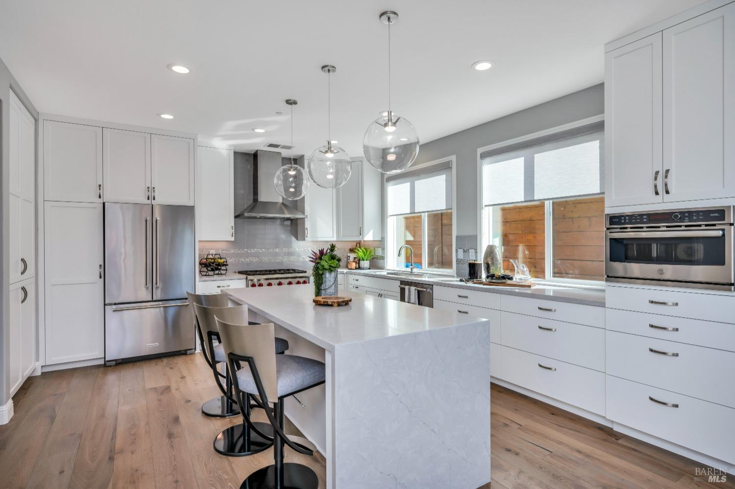 1806 Bella Vista Way