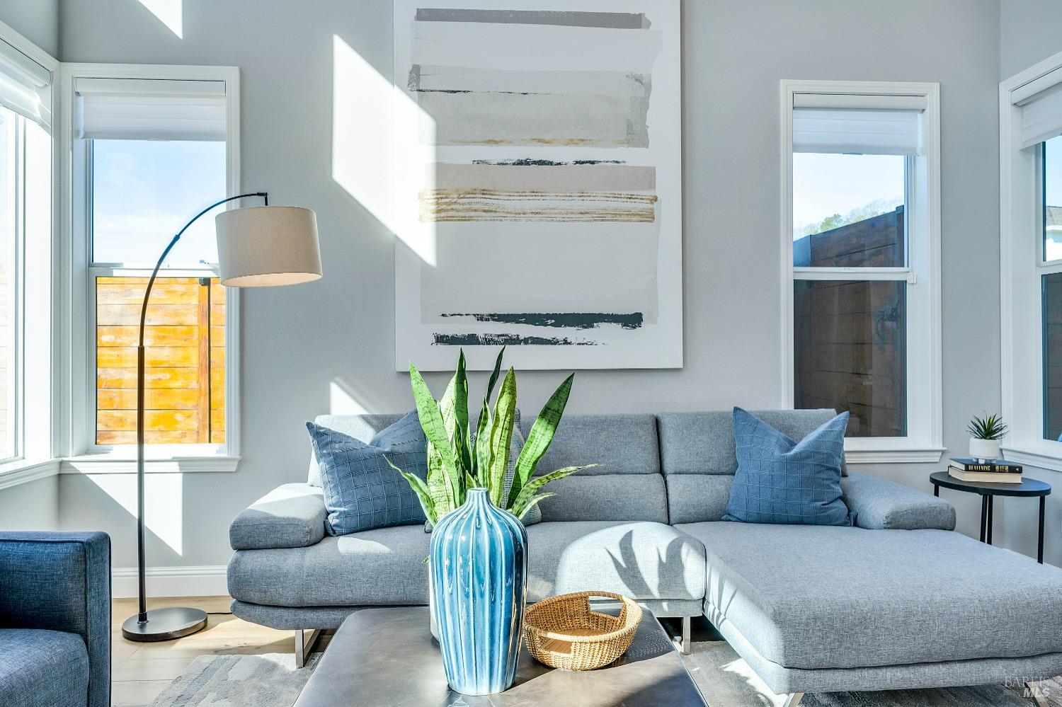 1806 Bella Vista Way